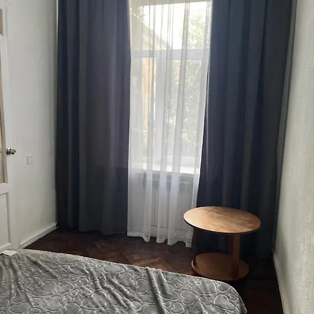 центр 2 кімнатна провулок маяковського,8 Odesa