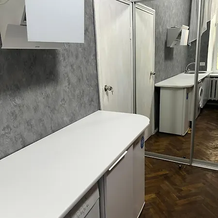 Apartment центр 2 кімнатна провулок маяковського,8